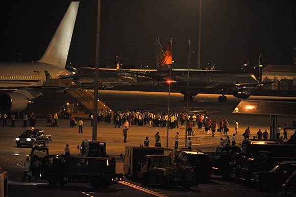 First images of Arsenal in Vietnam - ảnh 1